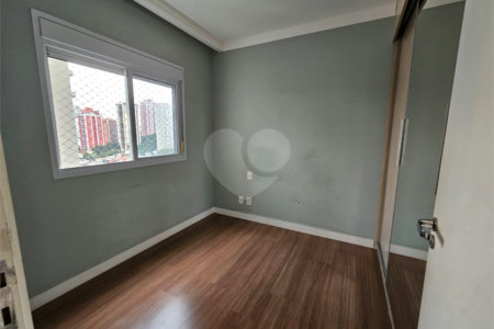 Apartamento à venda com 3 quartos, sendo 1 suíte,  em Vila Santa Catarina, São Paulo, SP