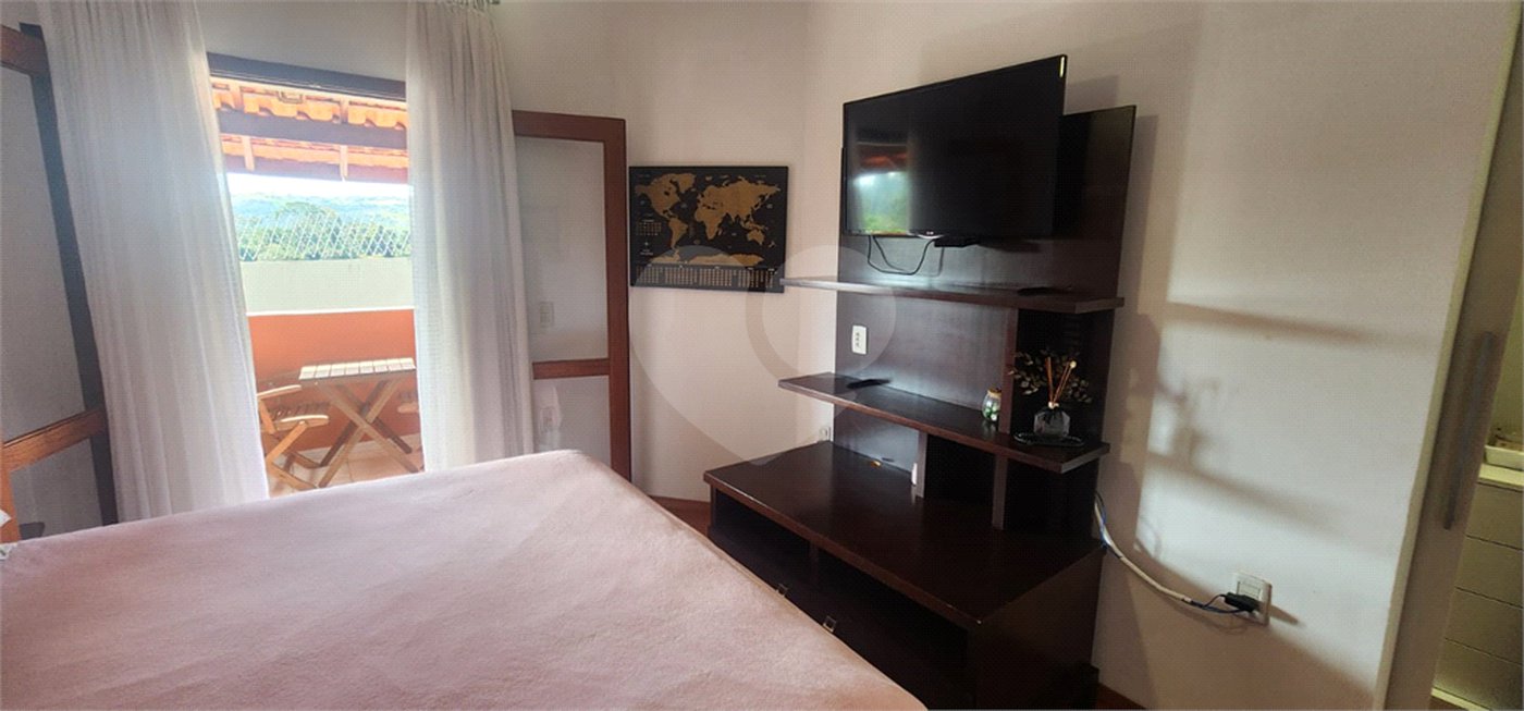 Casa à venda com 4 quartos, sendo 2 suítes, no condomínio Delle Stelle, Louveira - SP