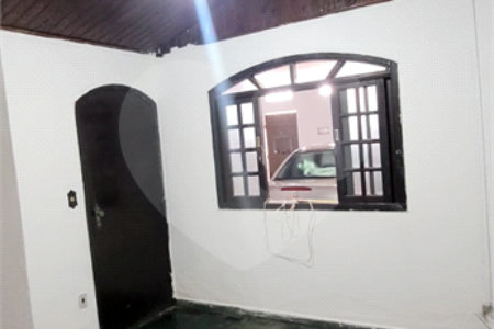 Casa à venda com 3 quartos em Conjunto Residencial Cocuera, Mogi das Cruzes, SP