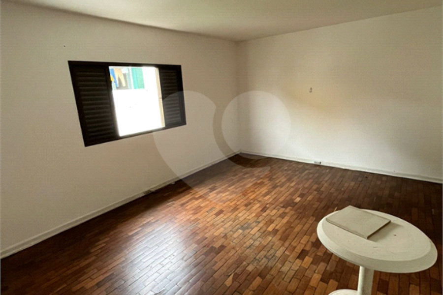 Sobrado à venda com 3 quartos em Vila Nivi, São Paulo, SP