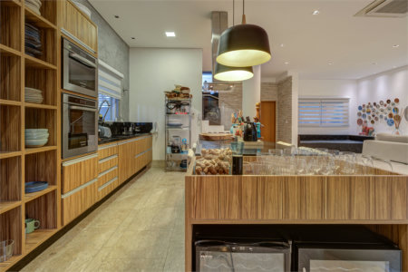 Casa à venda com 4 suítes no condomínio Ville de France, São Paulo - SP