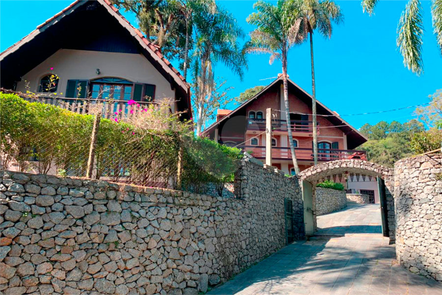 Casa à venda com 4 suítes em Parque Petrópolis, Mairiporã, SP