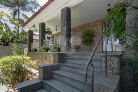 Casa à venda com 4 quartos, sendo 3 suítes, em Vila Pirajussara, São Paulo, SP