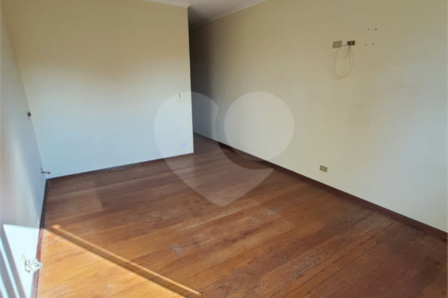 Sobrado à venda com 4 quartos, sendo 1 suíte, em Vila Pereira Barreto, São Paulo, SP