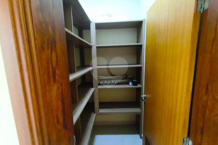 Casa à venda com 5 quartos, sendo 1 suíte,  em Jardim Colombo, Itapetininga, SP