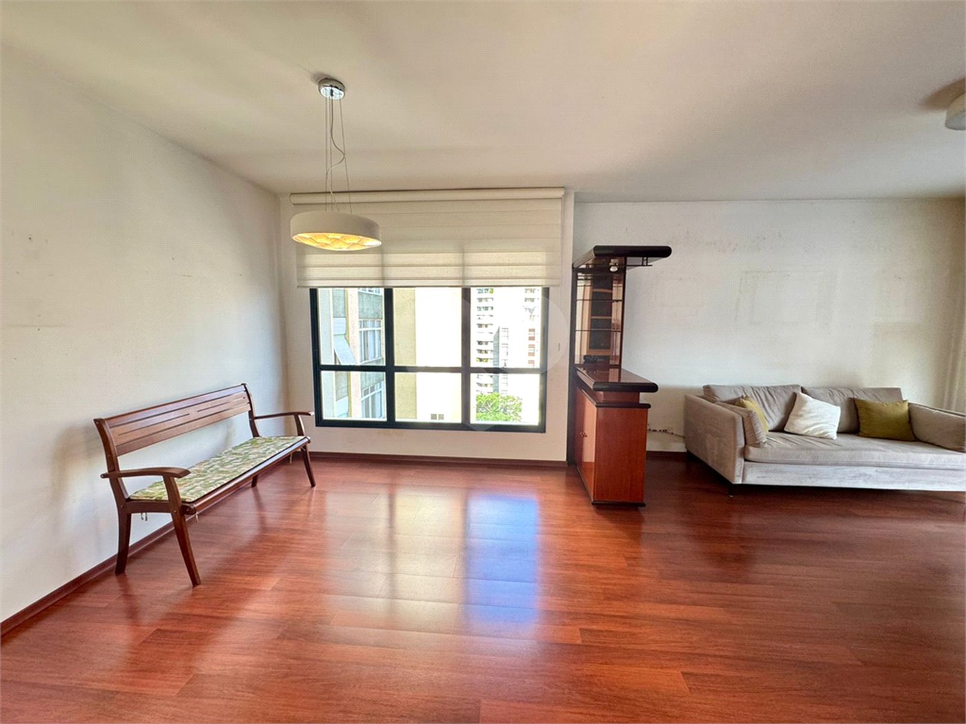 Apartamento à venda com 4 quartos, sendo 2 suítes,  em Pinheiros, São Paulo, SP