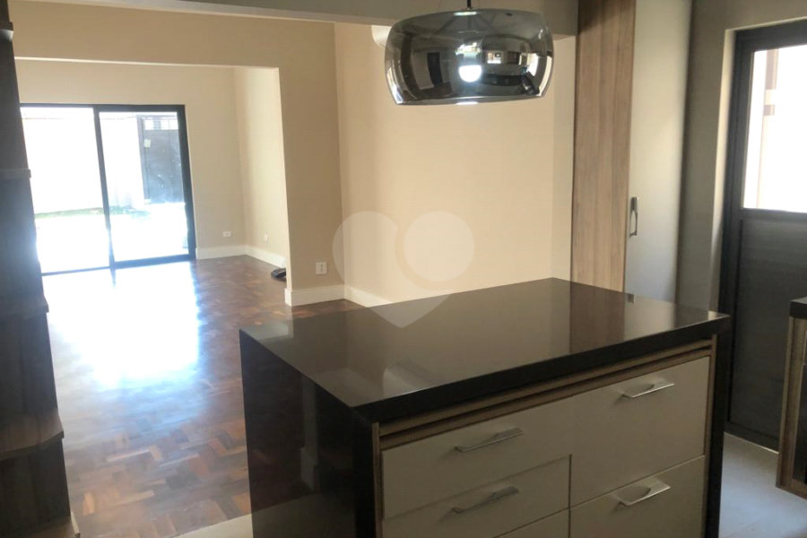 Casa à venda com 4 quartos, sendo 2 suítes,  em Horto Florestal, São Paulo, SP