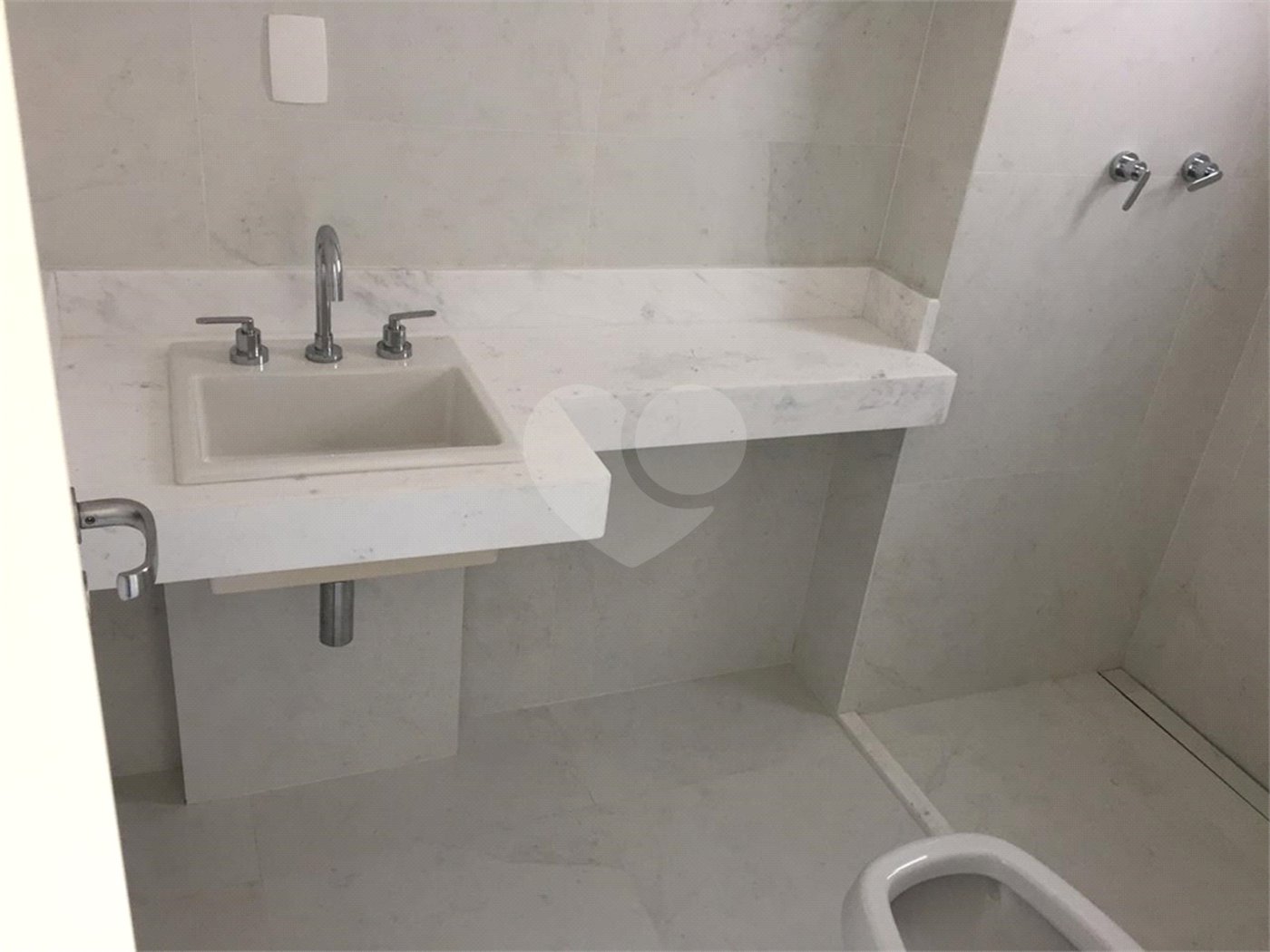 Apartamento à venda com 3 suítes em Campo Belo, São Paulo, SP