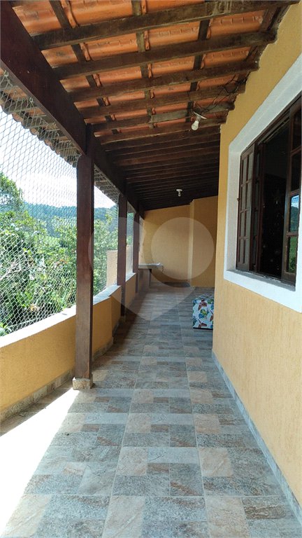 Chácara à venda com 3 suítes em Chácaras Copaco, Arujá, SP