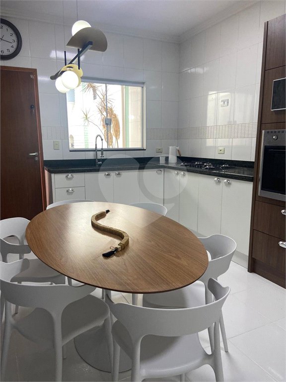 Sobrado à venda com 3 quartos, sendo 1 suíte,  em Vila Pires, Santo André, SP
