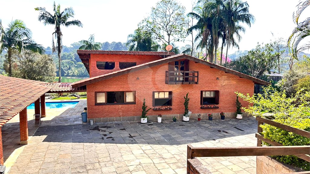 Casa à venda com 8 quartos, sendo 4 suítes, em Eldorado, Diadema, SP