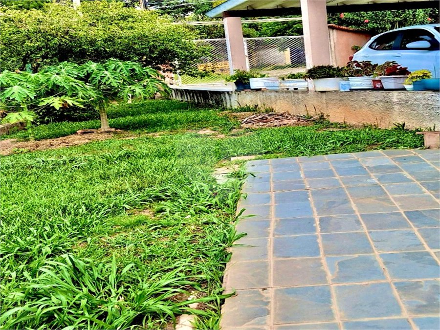 Chácara à venda com 4 quartos, sendo 1 suíte,  em Colinas II, Araçoiaba da Serra, SP