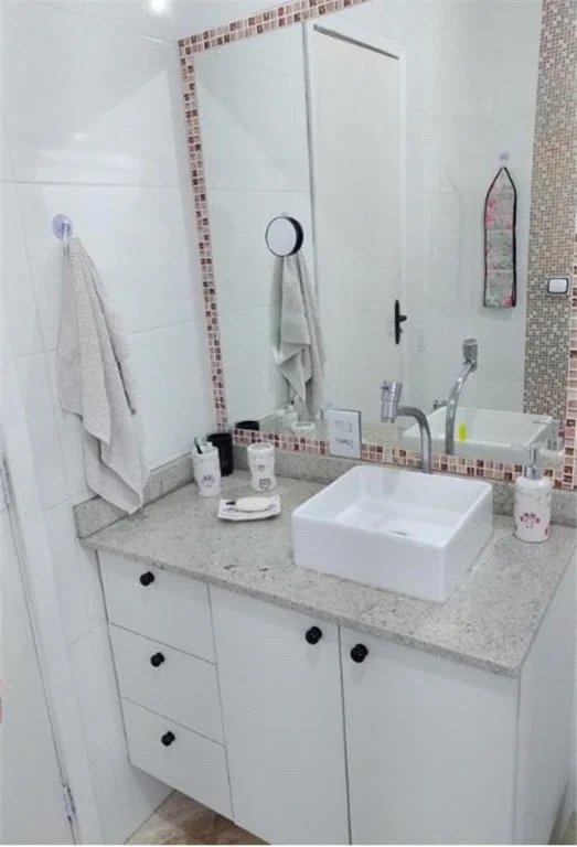 Sobrado à venda com 3 quartos, sendo 1 suíte, em Jardim Bonfiglioli, São Paulo, SP