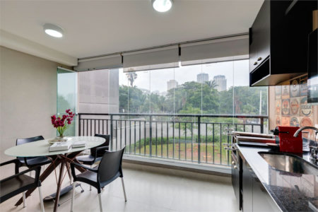 Apartamento à venda com 2 suítes em Santo Amaro, São Paulo, SP