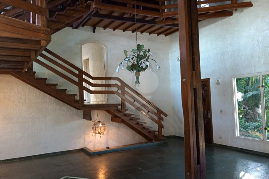 Casa à venda com 3 quartos, sendo 2 suítes, no condomínio Gleba II, Mairiporã - SP