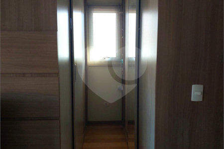 Sobrado à venda com 5 quartos em Campo Grande, São Paulo, SP