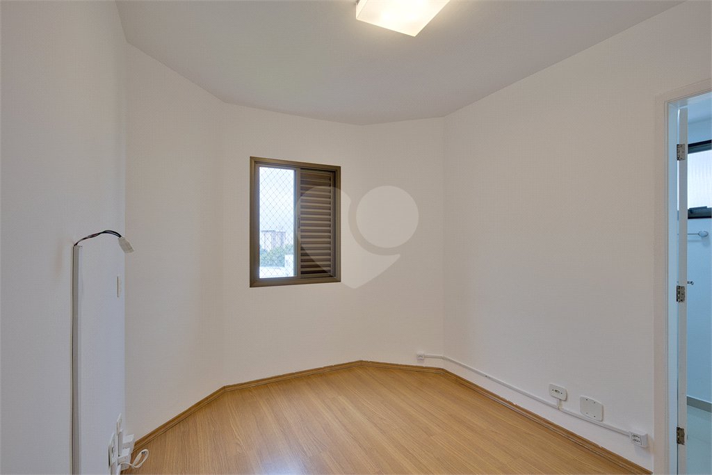 Apartamento à venda com 3 quartos, sendo 1 suíte, em Alto da Boa Vista, São Paulo, SP