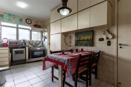 Apartamento à venda com 3 quartos, sendo 1 suíte,  em Vila Andrade, São Paulo, SP