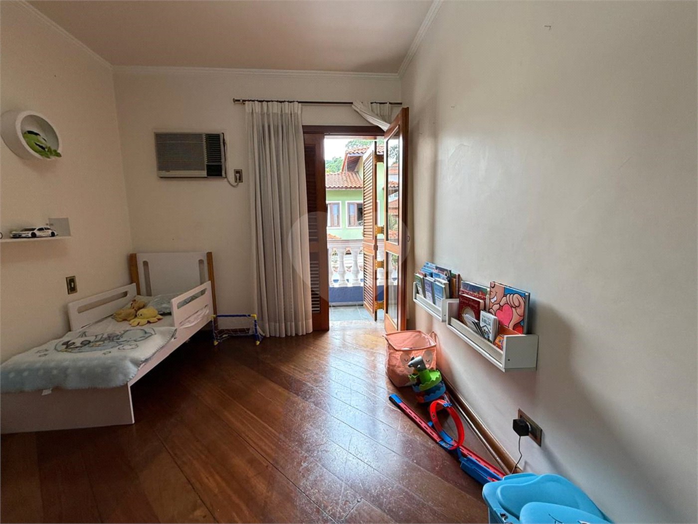 Casa à venda ou para alugar com 3 quartos, sendo 1 suíte, no condomínio Da Serra, São Paulo - SP