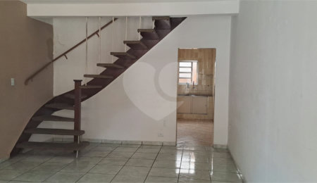 Sobrado à venda com 2 quartos em Jardim Neila, São Paulo, SP