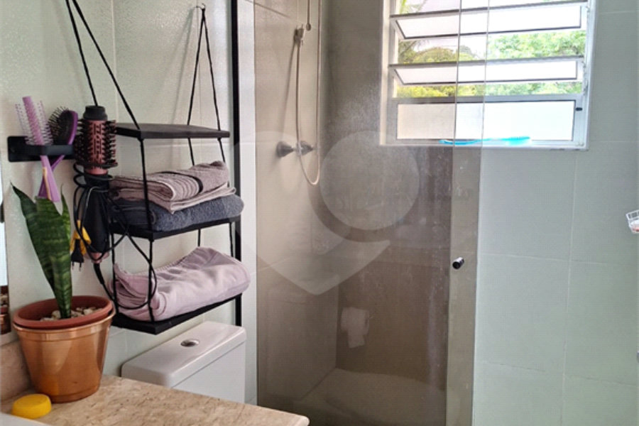 Sobrado à venda com 3 quartos, sendo 1 suíte, em Vila Irmãos Arnoni, São Paulo, SP