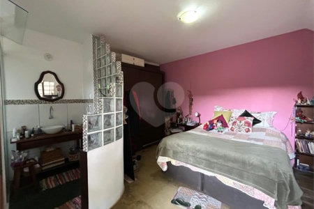 Casa à venda com 5 quartos, sendo 2 suítes, em Alto da Boa Vista, São Paulo, SP