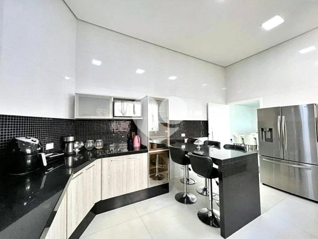 Casa à venda ou para alugar com 4 suítes no condomínio Alpes da Cantareira, Mairiporã - SP