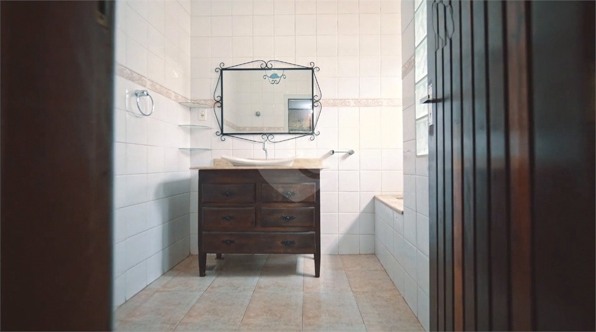 Terreno à venda com 6 quartos no condomínio Quinta dos Lagos, Cotia - SP