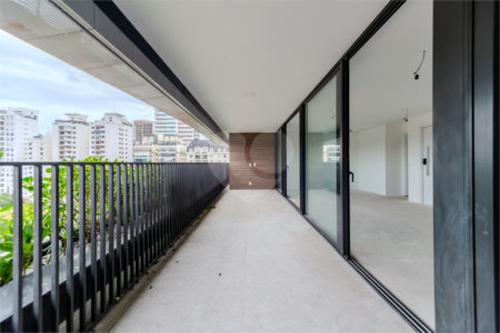 Apartamento à venda com 3 suítes em Vila Nova Conceição, São Paulo, SP