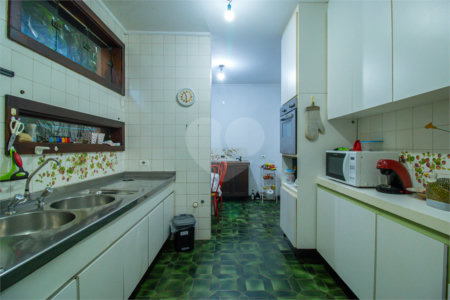 Casa à venda com 4 quartos, sendo 2 suítes, em Chácara Flora, São Paulo, SP