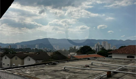 Sobrado à venda com 6 quartos, sendo 4 suítes,  em Vila Oliveira, Mogi das Cruzes, SP