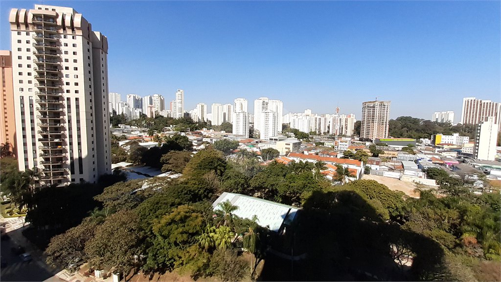 Apartamento à venda com 3 quartos, sendo 2 suítes, em Alto da Boa Vista, São Paulo, SP