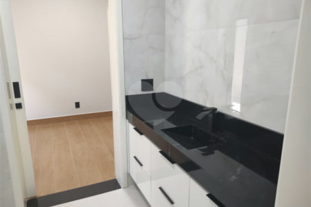 Casa à venda com 3 quartos, sendo 1 suíte,  no condomínio Madre Maria Vilac, Valinhos - SP