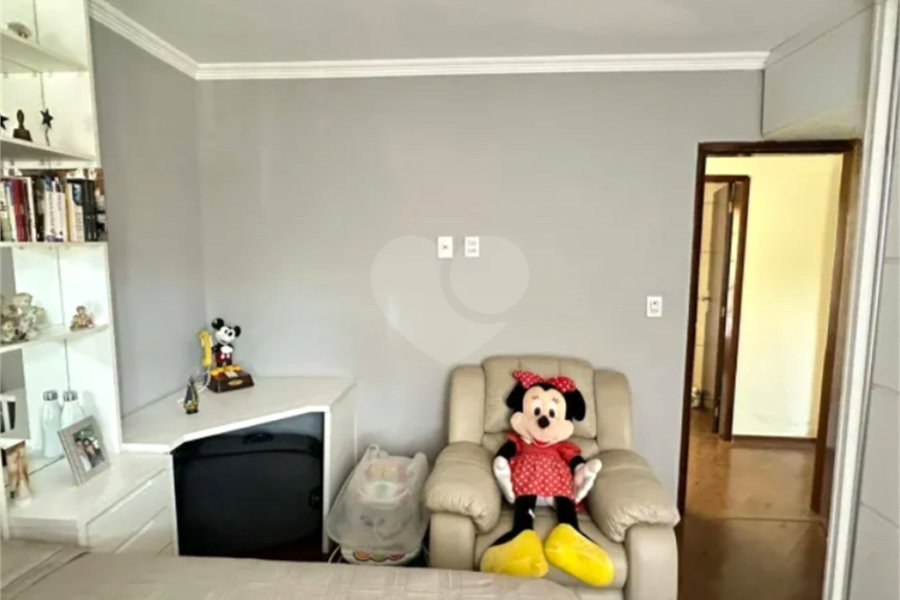 Sobrado à venda com 4 quartos, sendo 1 suíte, em Jardim Regina, São Paulo, SP
