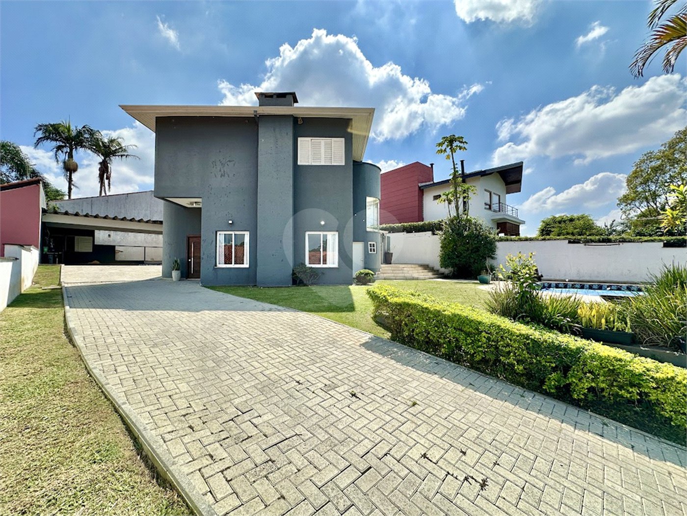 Casa à venda com 4 quartos, sendo 2 suítes,  no condomínio Granja Vianna II, Cotia - SP