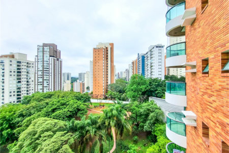 Apartamento à venda com 4 suítes em Vila Suzana, São Paulo, SP