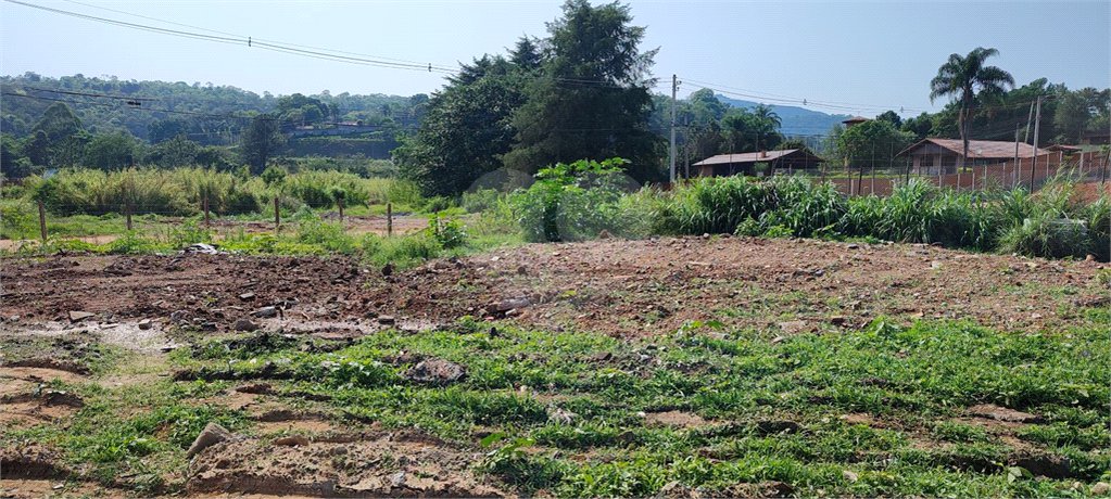 Terreno em Atibaia com 4.800 metros, pronto para construir, topografia plana, aceita financiamento