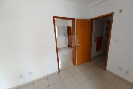 Apartamento no Condomínio Veneza