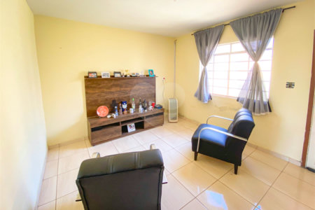 Casa à venda com 3 quartos em Vila Mazarino, Itapetininga, SP