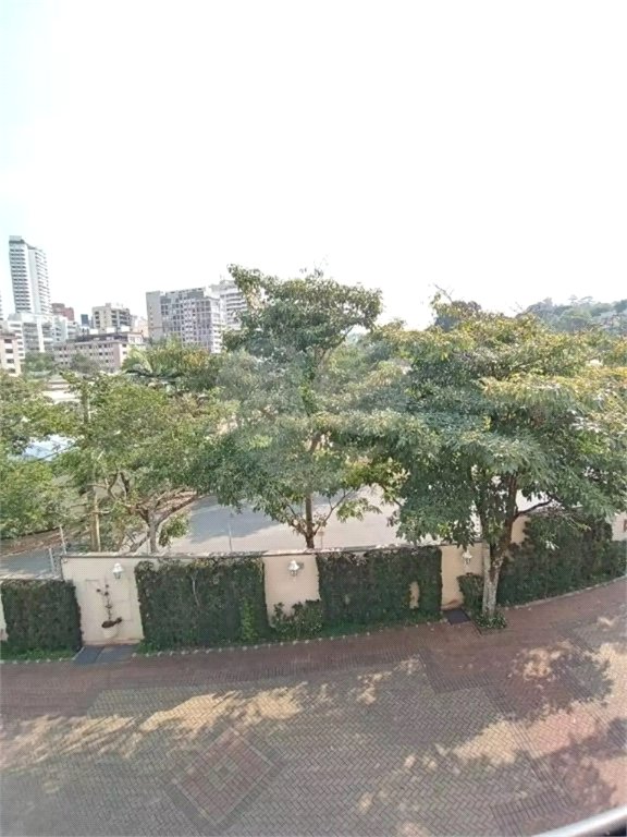 Casa à venda com 3 suítes no condomínio Solares Vila Europa, São Paulo - SP