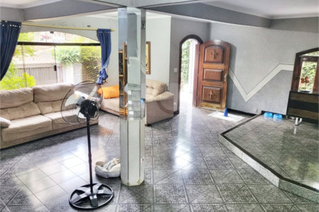 Casa à venda com 4 quartos, sendo 2 suítes, em Vila Maria Alta, São Paulo, SP