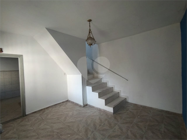 Sobrado à venda com 3 quartos em Vila Santa Clara, São Paulo, SP