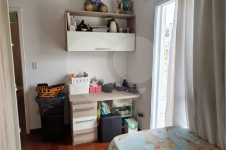 Sobrado à venda com 2 suítes em Vila Constança, São Paulo, SP