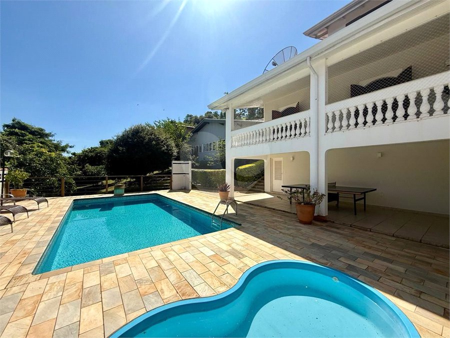 Casa à venda com 4 quartos, sendo 2 suítes,  no condomínio Morada da Lua, Vinhedo - SP