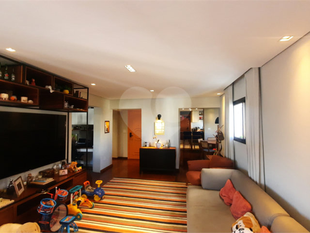 Apartamento à venda com 4 quartos, sendo 2 suítes,  em Morumbi, São Paulo, SP