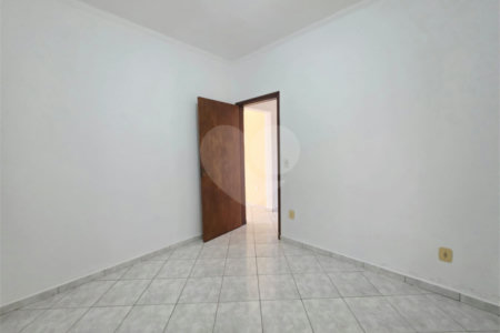 Casa à venda com 3 quartos, sendo 2 suítes, em Jardim Santo Antônio, Valinhos, SP