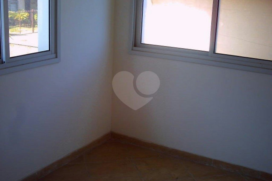 Sobrado à venda com 3 quartos, sendo 1 suíte, em Vila Irmãos Arnoni, São Paulo, SP