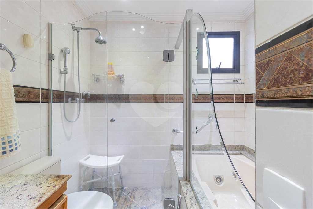 Apartamento à venda com 3 suítes em Vila Regente Feijó, São Paulo, SP