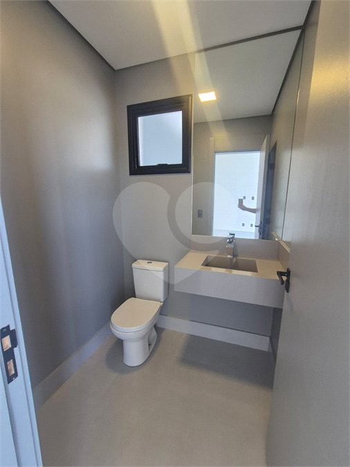 Casa à venda com 3 suítes no condomínio London Park, Indaiatuba - SP