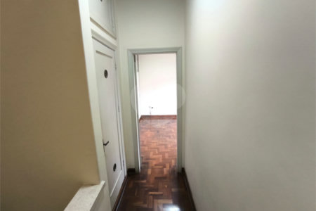 Sobrado à venda com 5 quartos, sendo 1 suíte, em Jardim Trussardi, São Paulo, SP
